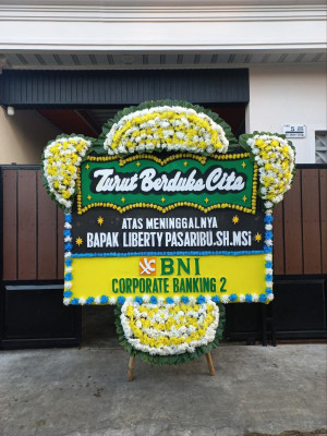Papan Bunga Duka di Pulau Panjang