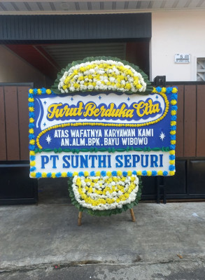 Papan Bunga Duka di Pulau Panjang