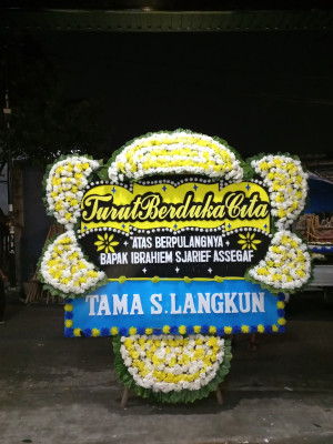 Papan Bunga Duka di Pulau Panjang