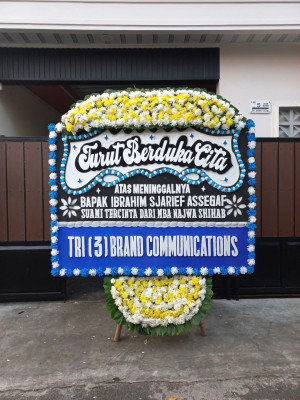Papan Bunga Duka di Pulau Panjang